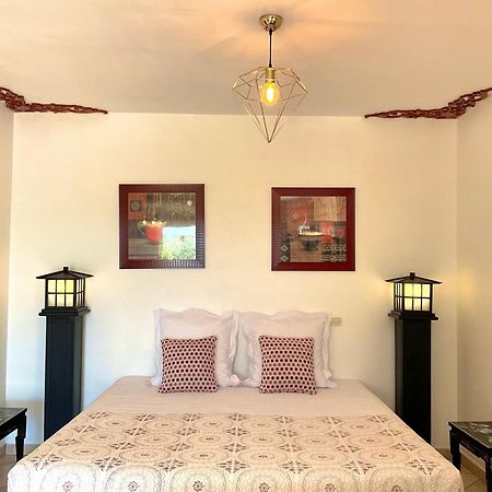 דינייה-לה-בן Chambres D'Hotes Les Noisetiers מראה חיצוני תמונה